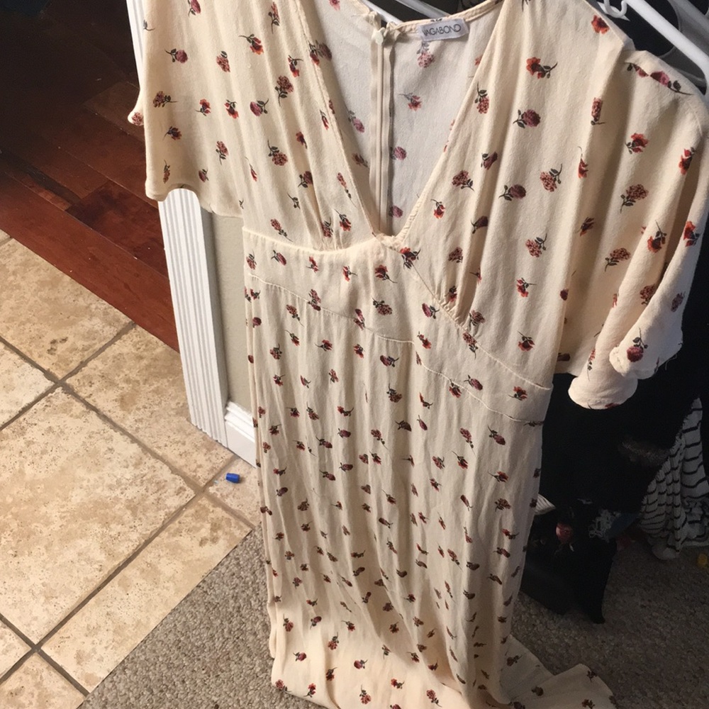 Pretty vagabond cream floral dress